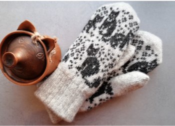 Scandinavian mittens HeyPrezzie Scandinavia inspired gifts Guide Scandinavian mittens HeyPrezzie Scandinavia inspired gifts Guide